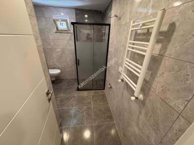 Acıbademde Sıfır Binada Ön Cephe Arakat Satılık 2+1 25