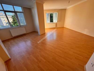 Üsküdar Acıbademde Genç Binada 150 M2 Satılık 3+1 Daire 1