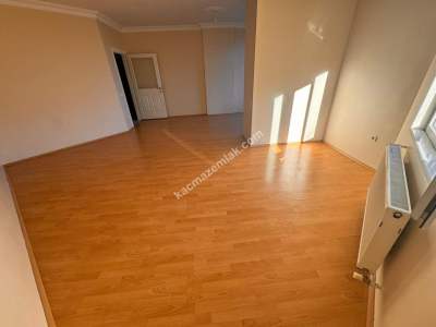 Üsküdar Acıbademde Genç Binada 150 M2 Satılık 3+1 Daire 2