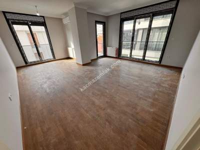 Acıbadem Caddesinde Sıfır Binada 92M2 Net Arakat 3+1 1