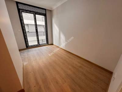 Acıbadem Caddesinde Sıfır Binada 92M2 Net Arakat 3+1 6