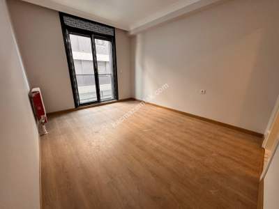 Üsküdar Acıbadem’de Sıfır Binada 3+1 Satılık Arakat 1