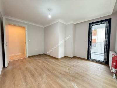 Acıbadem Caddesinde Sıfır Binada, 4+1 Satılık Arakat 13