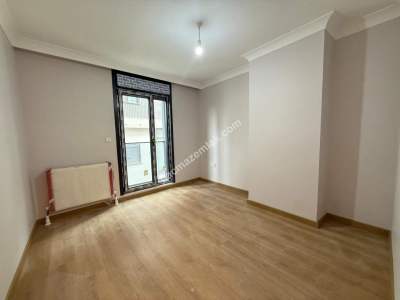 Acıbadem Caddesinde Sıfır Binada, 4+1 Satılık Arakat 14