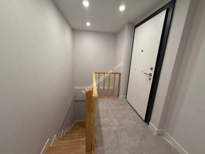 Acıbadem Caddesinde Sıfır Binada, 4+1 Satılık Arakat 28