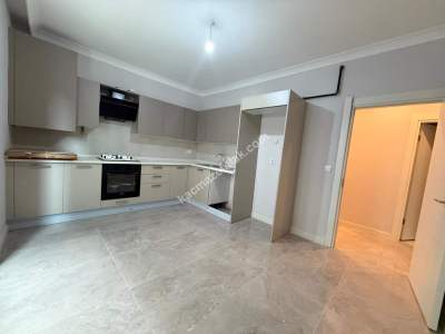 Acıbadem Caddesinde Sıfır Binada, 4+1 Satılık Arakat 9