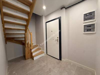 Acıbadem Caddesinde Sıfır Binada, 4+1 Satılık Arakat 26