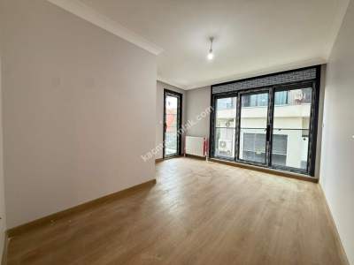 Acıbadem Caddesinde Sıfır Binada, 4+1 Satılık Arakat 15