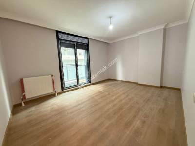 Acıbadem Caddesinde Sıfır Binada, 4+1 Satılık Arakat 16