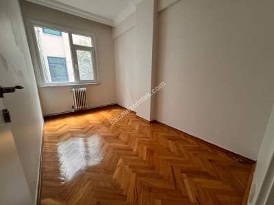 Üsküdar Acıbadem Zerrin Sokak 3+1 Satılık Arakat Daire 9