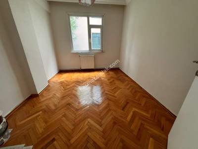 Üsküdar Acıbadem Zerrin Sokak 3+1 Satılık Arakat Daire 8