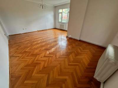 Üsküdar Acıbadem Zerrin Sokak 3+1 Satılık Arakat Daire 2