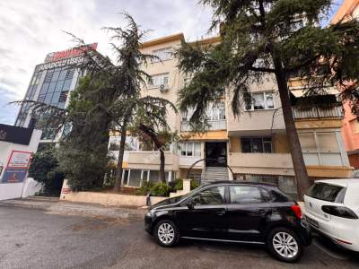 Üsküdar Acıbadem Zerrin Sokak 3+1 Satılık Arakat Daire 33