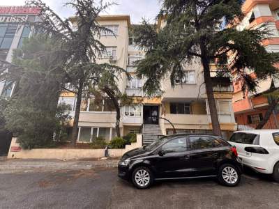 Üsküdar Acıbadem Zerrin Sokak 3+1 Satılık Arakat Daire 34