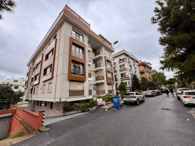 Acıbademde Yeni Binada Ön Cephe Teras,Bahçeli 2+1 Daire 3