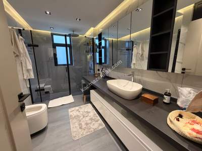 Acıbadem “Çamlıca Konaklarında” Ön Blokta Satılık 10