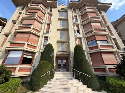 Acıbadem “Çamlıca Konaklarında” Ön Blokta Satılık 1