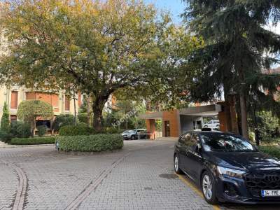 Acıbadem “Çamlıca Konaklarında” Ön Blokta Satılık 18