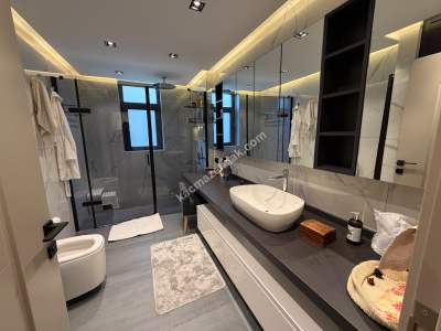 Acıbadem “Çamlıca Konaklarında” Ön Blokta Satılık 11