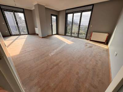 Acıbadem Caddesinde, Sıfır Binada, 3+1 Satılık Daire 1