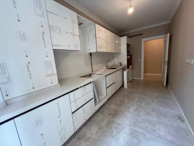 Acıbadem Balözü Sokakta Sıfır Binada Satılık 3+1 Daire 13