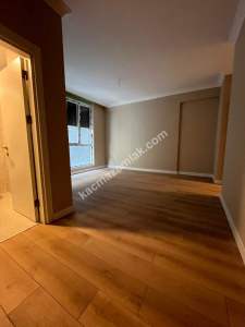 Acıbadem Cüneyt Koşal Sokakta Satılık 3+1 Daire 16