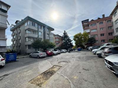 Acıbademde Metro Ve Metrobüse Yakın, Önü Açık 145 M2 4