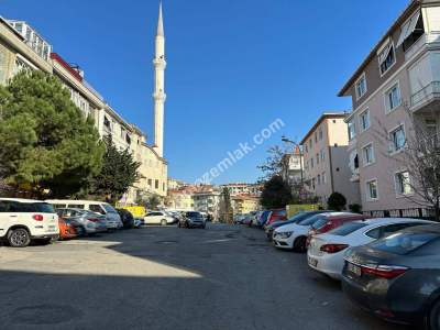 Acıbademde Metro Ve Metrobüse Yakın, Önü Açık 145 M2 2