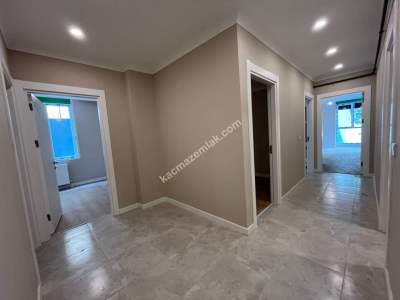 Acıbadem Balözü Sokakta Sıfır Binada Satılık 3+1 Daire 4