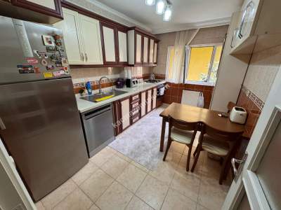 Cumhuriyet Mah.genç Binada Arakat Ön Cephe Satılık 3+1 18