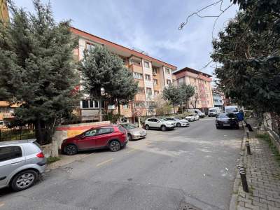 Cumhuriyet Mah.genç Binada Arakat Ön Cephe Satılık 3+1 3