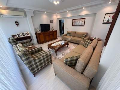 Cumhuriyet Mah.genç Binada Arakat Ön Cephe Satılık 3+1 4