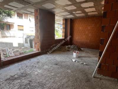 Üsküdar Güzeltepe Semtinde Ebeveyn Banyolu 4+1 12