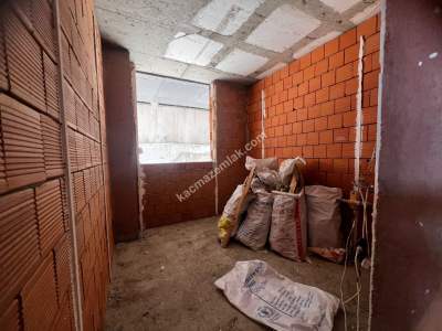 Üsküdarın En Nezih Sokağında Satılık 2+1 Bahçe Katı 15