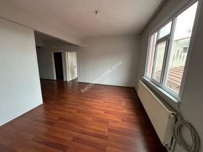 Üsküdar Küçük Çamlıcada, Ara Katta 2+1 Satılık Daire 4