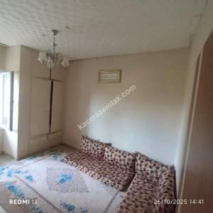 Basmane Altınordu Mahallesi 3+1 4