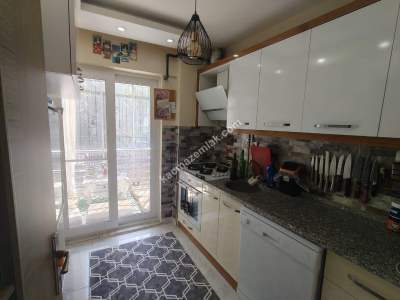 Manisa Merkez Efendi Mahallesinde 2+1 Satılık Daire 9