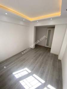 Manisa Tefikiye Mahallesinde Satılık 2+1 Daire 9