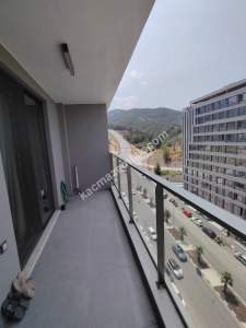 Manisa Meydan Sitesinde 1+1 Satılık Ara Kat Daire 9