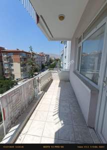 Niğde Bor Merkezde Cadde Üzeri Satılık 3+1Daire 8