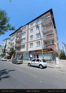 Niğde Bor Merkezde Cadde Üzeri Satılık 3+1Daire 10