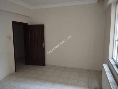 Siirt Diş Hastanesi Civarında Satılık 3+1 Daire 35