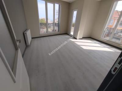 Gerze Atatürk Mahallesinde Satılık 2+1 Daire Acil Satıl 8