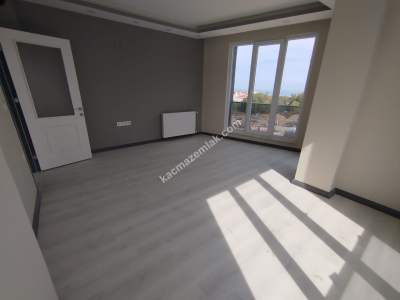 Gerze Atatürk Mahallesinde Satılık 2+1 Daire Acil Satıl 2