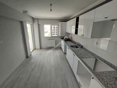 Sivas Satılık Daire-Ahmet Turangazi Mah. 3+1 Sıfır 7