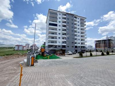 Sivas Satılık Daire-Ahmet Turangazi Mah. 3+1 Sıfır 3