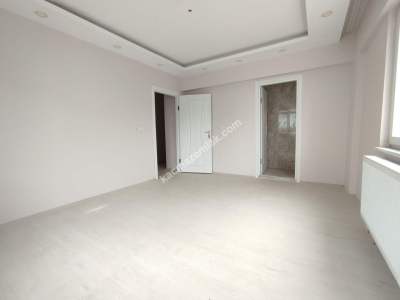 Sivas Kılavuz Mah. Satılık 3+1 Daire 120 M² Asansörlü 14