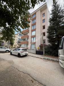 Turhalda Cumhuriyet Mah Satılık 4+1 152M² Net Oturum 2