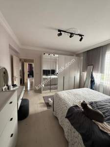 Turhalda Cumhuriyet Mah Satılık 4+1 152M² Net Oturum 19