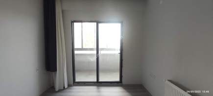 Beşikdüzü Adacıkta Devlet Karayoluna Cepheli Daire 25